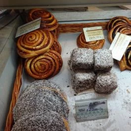 Lipóti Pékség & Kávézó - Babér utca Budapest - Étel/ital