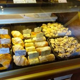 Lipóti Pékség & Kávézó - Bajcsy-Zsilinszky út Budapest - Étel/ital