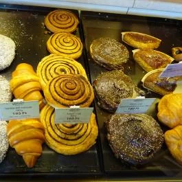 Lipóti Pékség & Kávézó - Bajcsy-Zsilinszky út Budapest - Étel/ital