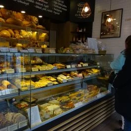 Lipóti Pékség & Kávézó - Bécsi út Budapest - Belső