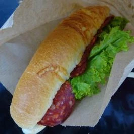 Lipóti Pékség & Kávézó - Bécsi út Budapest - Étel/ital