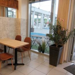 Lipóti Pékség & Kávézó - Békásmegyeri Piac Budapest - Belső