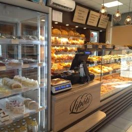 Lipóti Pékség & Kávézó - Békásmegyeri Piac Budapest - Belső