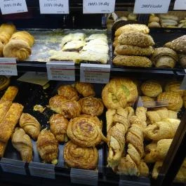 Lipóti Pékség & Kávézó - Blaha Lujza tér Budapest - Étel/ital