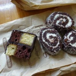 Lipóti Pékség & Kávézó - Egyetem tér Budapest - Étel/ital