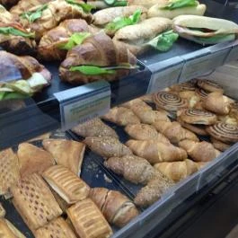 Lipóti Pékség & Kávézó - Fehérvári út Budapest - Étel/ital