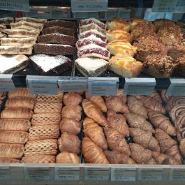 Lipóti Pékség & Kávézó - Heltai Jenő tér Budapest - Étel/ital