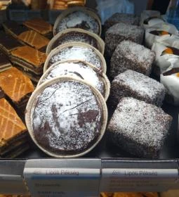 Lipóti Pékség & Kávézó - Heltai Jenő tér