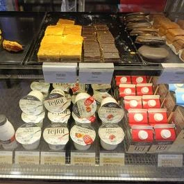 Lipóti Pékség & Kávézó - Hollán Ernő utca Budapest - Étel/ital