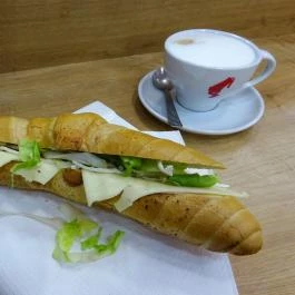 Lipóti Pékség & Kávézó - Hollán Ernő utca Budapest - Étel/ital