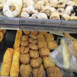 Lipóti Pékség & Kávézó - Kálvin tér Budapest - Étel/ital