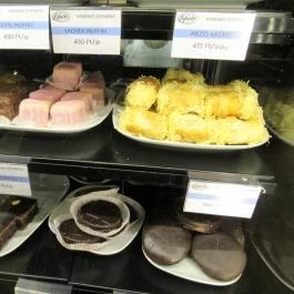 Lipóti Pékség & Kávézó - Kálvin tér Budapest - Étel/ital