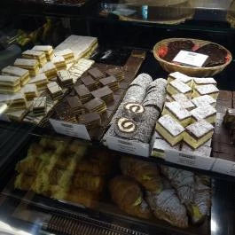 Lipóti Pékség & Kávézó - Keleti Pályaudvar Budapest - Étel/ital