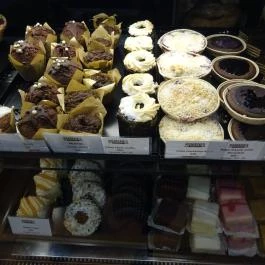 Lipóti Pékség & Kávézó - Keleti Pályaudvar Budapest - Étel/ital