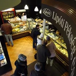 Lipóti Pékség & Kávézó - Keleti Pályaudvar Budapest - Belső