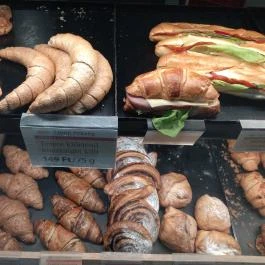 Lipóti Pékség & Kávézó - Lurdy Ház Budapest - Étel/ital