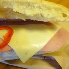 Lipóti Pékség & Kávézó - Magyar utca Mosonmagyaróvár - Étel/ital