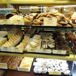 Lipóti Pékség & Kávézó - Népliget Budapest - Étel/ital