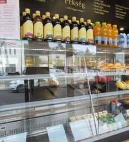 Lipóti Pékség & Kávézó - Bécsi út 265.