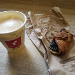 Lipóti Pékség & Kávézó - Vörösvári út, Budapest - Étel/ital