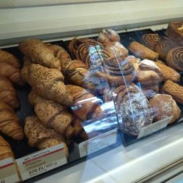 Lipóti Pékség & Kávézó - Mester utca Budapest - Étel/ital