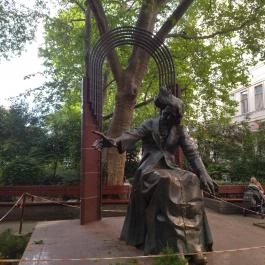 Liszt Ferenc szobra Budapest - Egyéb