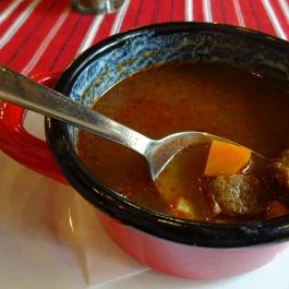 Lóca Vendéglő Budapest - Étel/ital