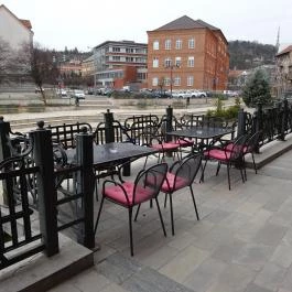 Lokalista Bistro Miskolc - Külső kép