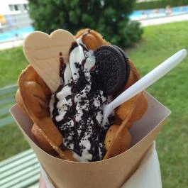 Lokomotive Mozgóbüfé, Hegykő - Étel/ital