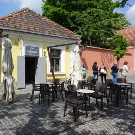 Lola Cukrászda Szentendre - Külső kép