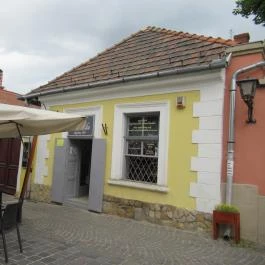 Lola Cukrászda Szentendre - Külső kép