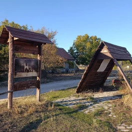 Lőportorony Csákvár - Külső kép