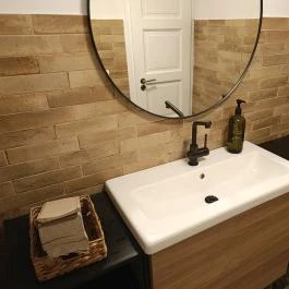 LUI Rakpart, Budapest - Mosdó