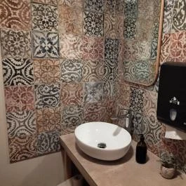 Lujza & Koriander Vác - Mosdó