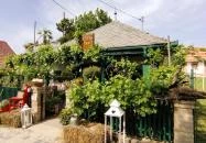 Lusta Páva Borbár és Pince Monor