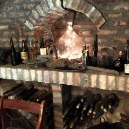 Lusta Páva Borbár és Pince Monor - Belső