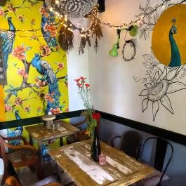 Lusta Páva Borbár és Pince Monor - Belső