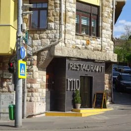 M10 - Mészárostíz Étterem & Kávézó, Budapest - Külső kép