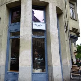 Madal Cafe - Alkotmány utca Budapest - Külső kép