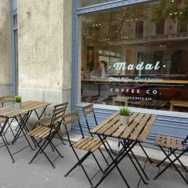 Madal Cafe - Alkotmány utca Budapest - Külső kép