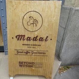 Madal Cafe - Alkotmány utca Budapest - Külső kép