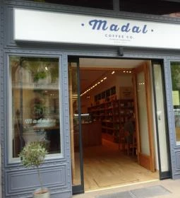 Madal Cafe - Alkotmány utca