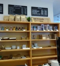 Madal Cafe - Alkotmány utca