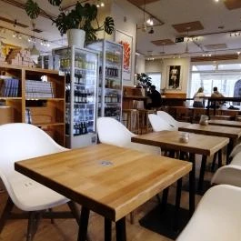 Madal Cafe - Alkotmány utca Budapest - Belső