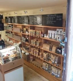 Madal Cafe - Hollán Ernő utca