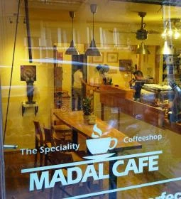 Madal Cafe - Hollán Ernő utca