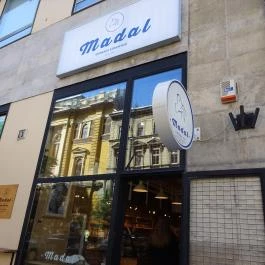Madal Cafe - Ferenciek tere Budapest - Külső kép