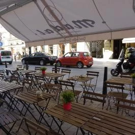 Madal Cafe - Ferenciek tere Budapest - Külső kép