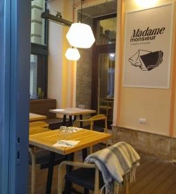 Madame Monsieur