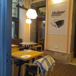 Madame Monsieur Budapest - Belső